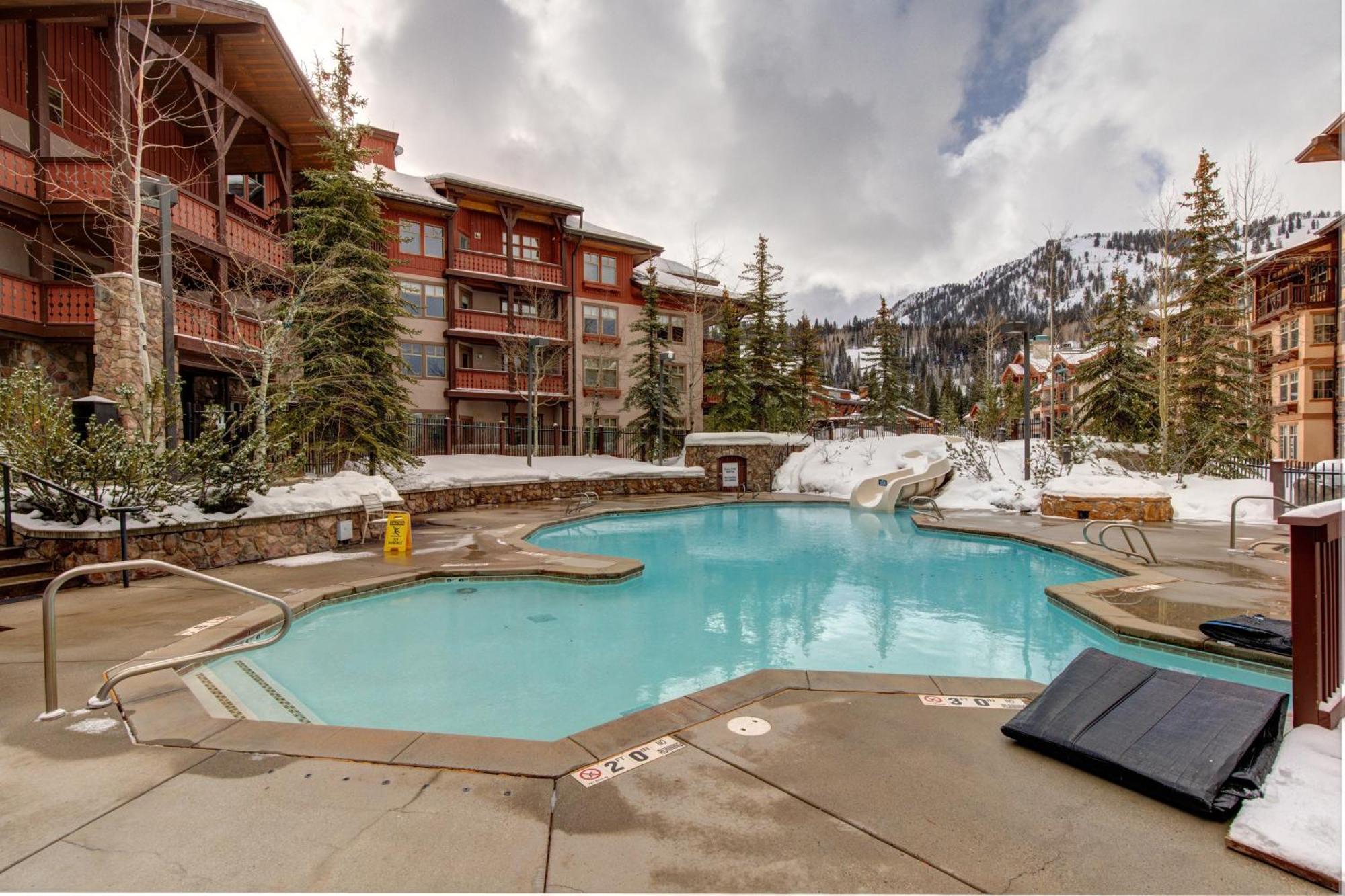 Powderhorn Lodge 210: Blazing Star Suite Solitude Exterior photo