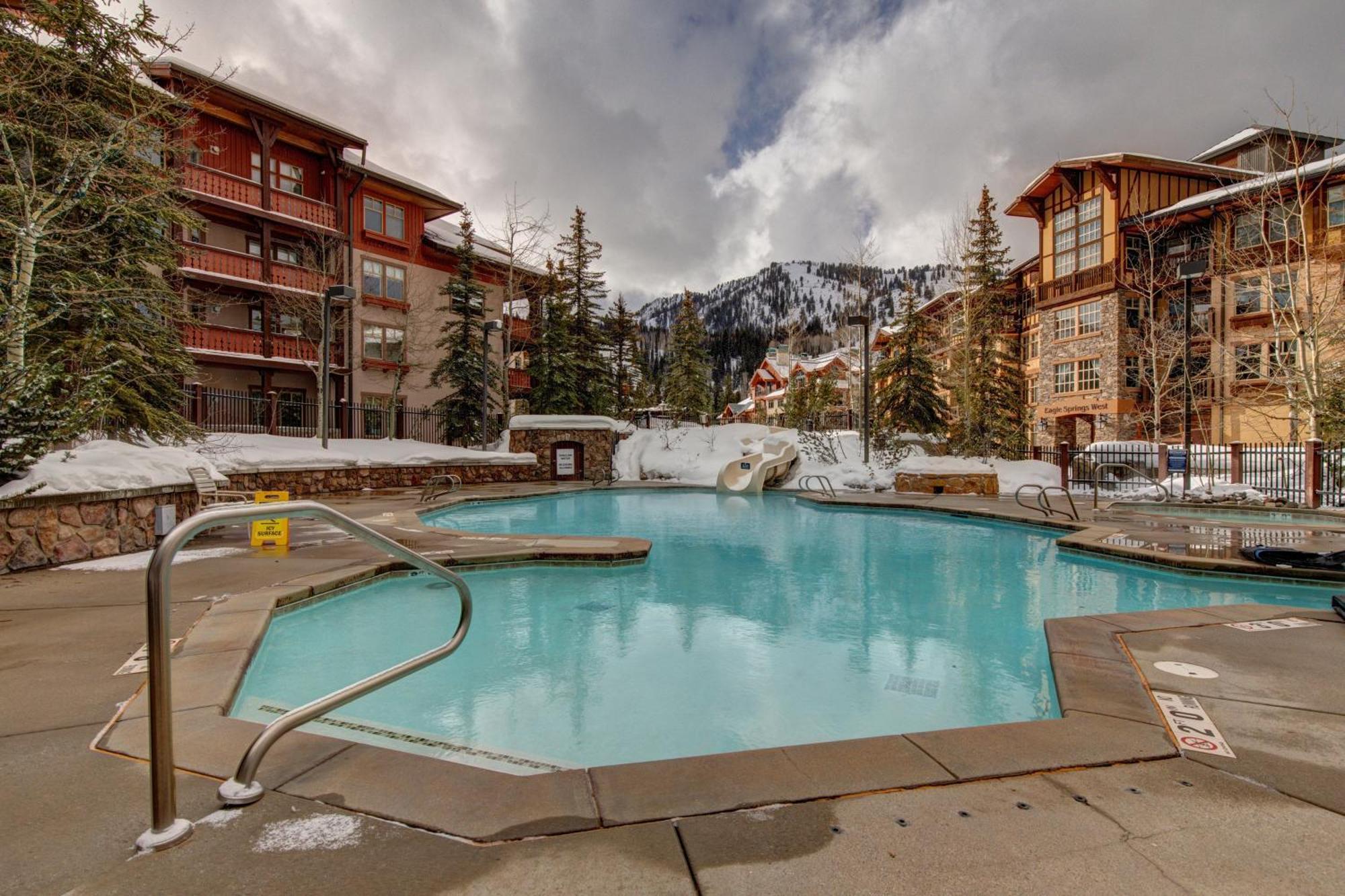 Powderhorn Lodge 210: Blazing Star Suite Solitude Exterior photo